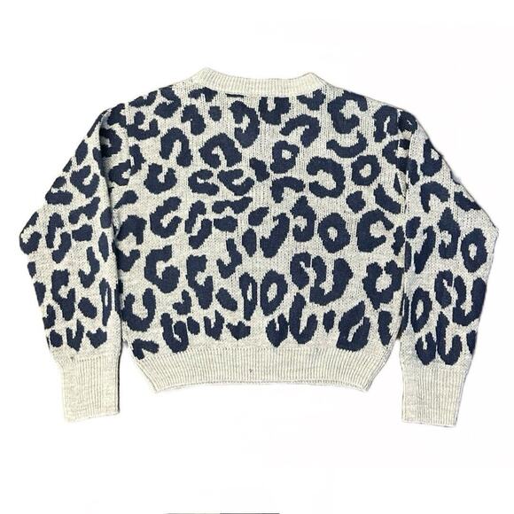 Women's Yummy Sweater Co. Leopard Easy Crewneck Sweater Size M NWT - Picture 4 of 6